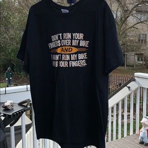 T-Shirt Size XL NWOT Black Short Sleeve Statement